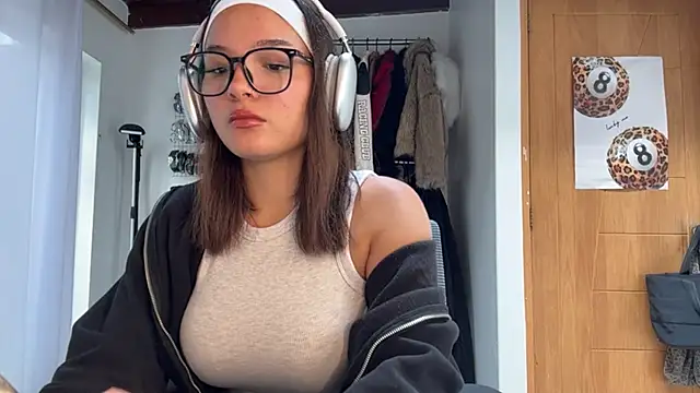 LubaLadeau online show from January 15, 1:28 pm