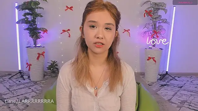 larabae online show from April 17, 10:34 pm