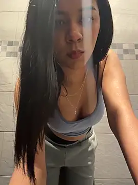 AnahiSkye online show from March 9, 5:49 pm