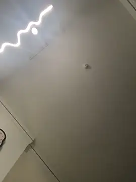 Aweiwei558 online show from March 7, 10:11 am