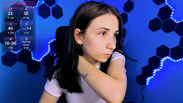 sweetie chloe  online show from May 11, 4:04 pm