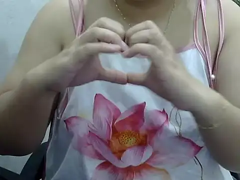 Sarah no land online show from April 16, 2:06 pm