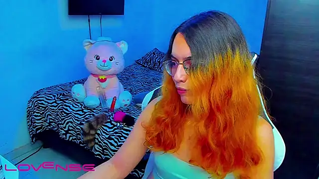 lillykittyyy online show from April 11, 6:30 am