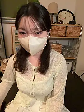   Yui  online show from June 9, 3:44 pm