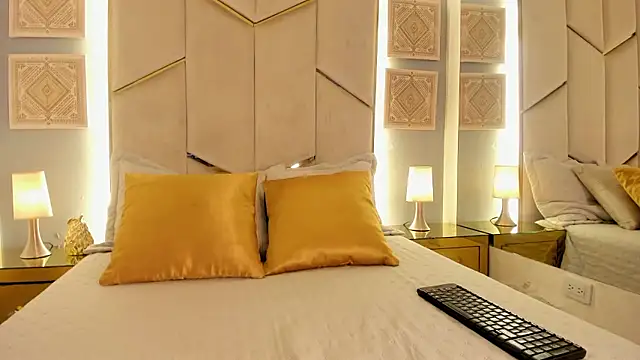 KendallWiings online show from January 14, 1:32 am