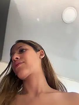 vicky bass  online show from February 21, 10:10 pm