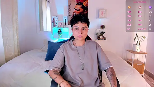 Zury Ramirez online show from March 7, 9:44 pm