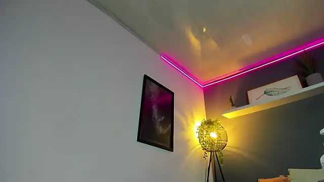 Kira Exe  online show from April 1, 1:41 pm