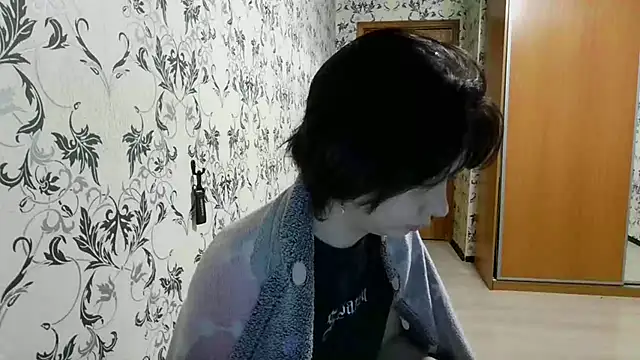 LxayBloom online show from April 18, 2:03 am