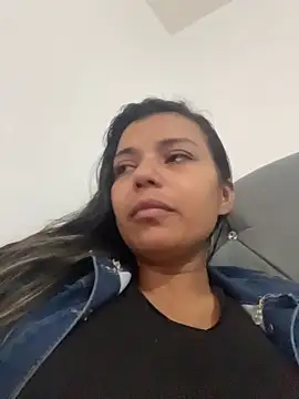 cinthia2011 online show from February 13, 10:33 pm