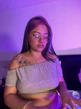 queen of you heart online show from March 8, 3:43 am