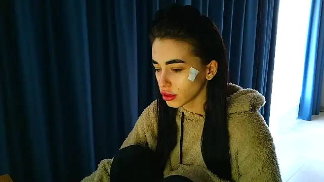 Vlada Elfie online show from April 5, 8:24 am