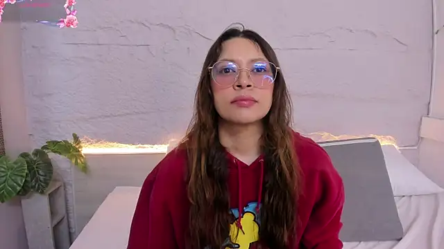 lanna 18  online show from April 10, 11:38 am