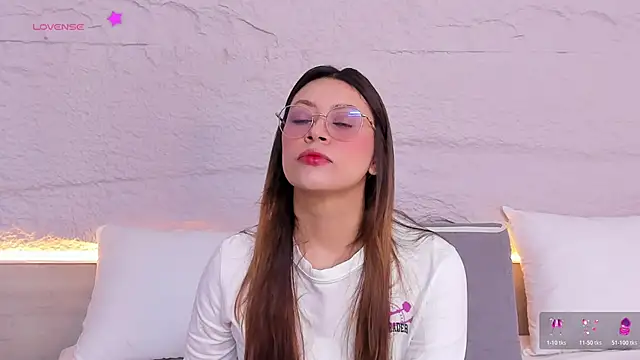 lanna 18  online show from February 11, 12:06 pm