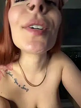 alesziarose  online show from February 8, 11:51 pm