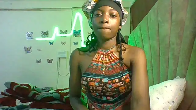 smily sophia online show from March 3, 1:28 pm