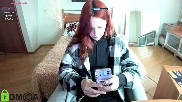 Lily Viola online show from March 30, 7:30 am