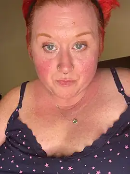 BustyRedxx online show from April 1, 6:27 pm