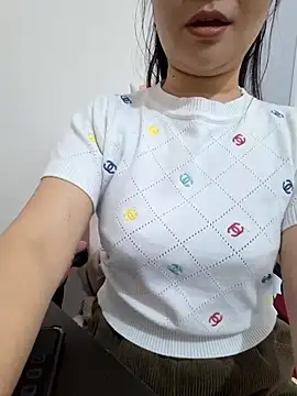 Avelyn-n online show from February 8, 2:26 am