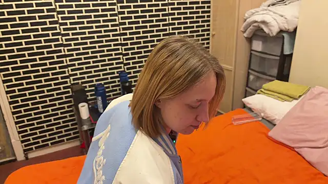 Spatgirl online show from April 12, 10:12 pm