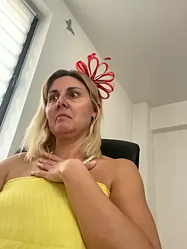 Amelia9798 online show from January 14, 12:43 pm