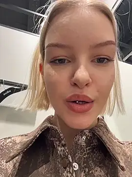 AshleyMur online show from February 14, 5:09 am