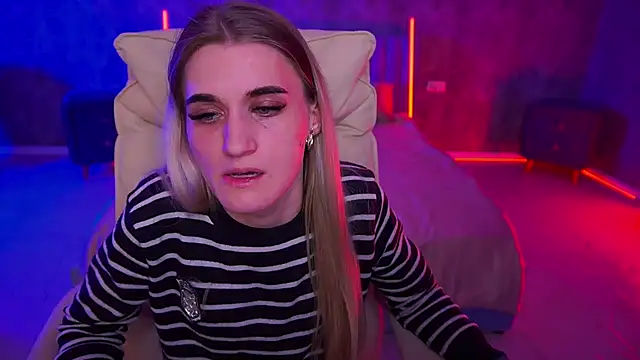 DiamondNina online show from April 16, 9:39 pm