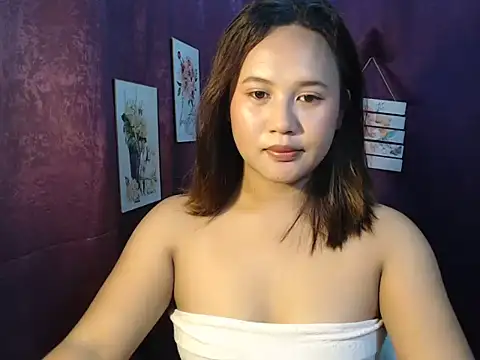 creamycarra online show from June 19, 9:35 am