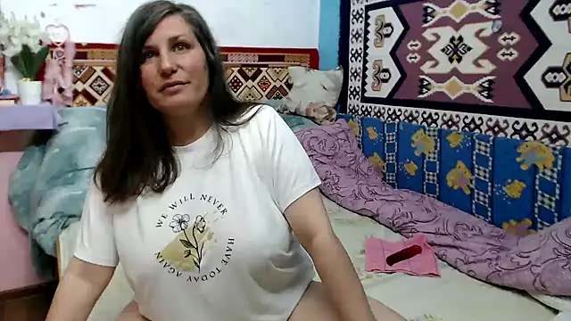 Adelinemilf online show from May 9, 11:12 am