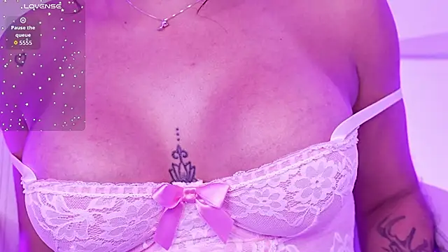 SalomeeHott  online show from February 24, 5:28 am