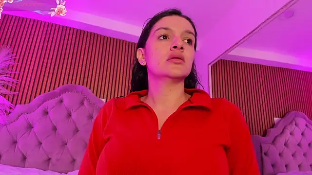 Violett hott  online show from April 17, 12:29 pm