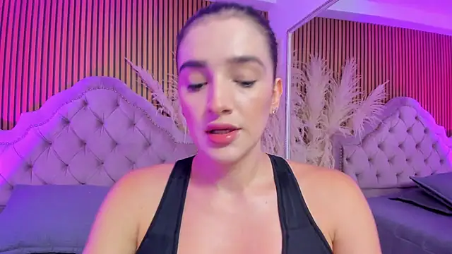 Violett hott  online show from March 4, 12:23 pm