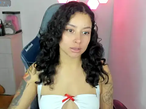 emillyaqua online show from January 14, 10:04 pm