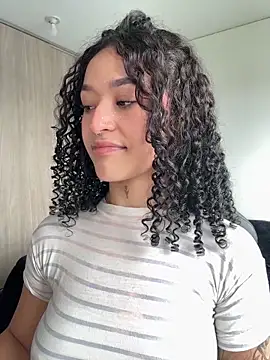 crystal dlun online show from February 18, 4:39 pm