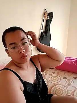 AlanaBosch online show from April 22, 1:52 pm