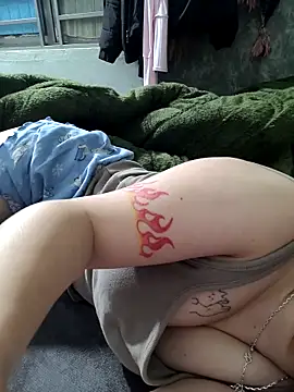 -LunaLust online show from March 10, 11:47 am