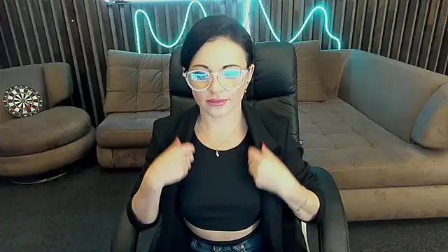 Snapshot of Dafni_Monn chatting on September 20, 5:50 am Dafni Monn online show from September 20, 5:50 am
