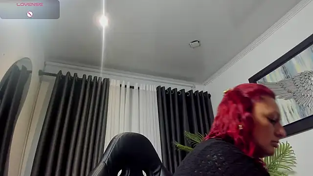 VictoriaPaker online show from April 1, 11:11 am