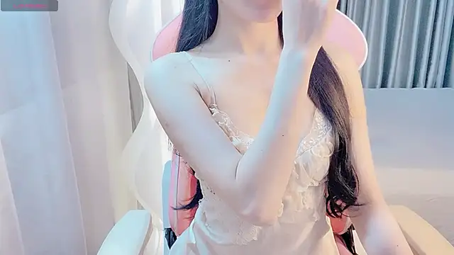 Mynn-bae online show from May 1, 1:47 pm