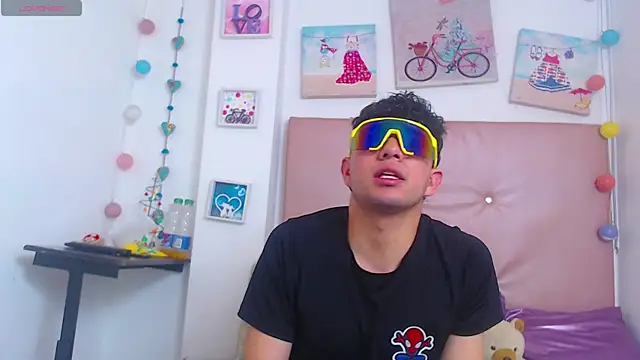 iam  lukas   online show from January 10, 2:22 pm