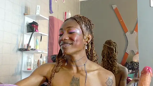 DaniaMarcell online show from February 5, 12:30 pm