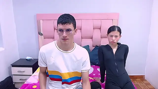 Sophi and Jack online show from February 15, 6:07 pm