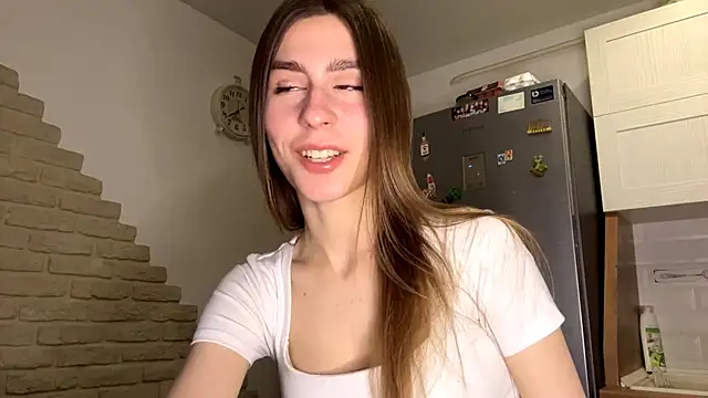 ElsieKuhlmann online show from February 17, 5:07 am