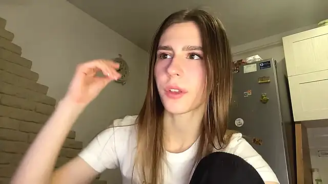 ElsieKuhlmann online show from February 27, 5:07 am