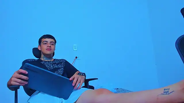 Thomas-Wil online show from May 6, 8:13 pm