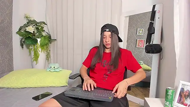 ViictoriiaSaenz online show from April 21, 5:14 am