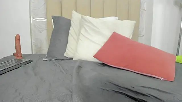 kimberly colle7 online show from March 15, 2:57 am