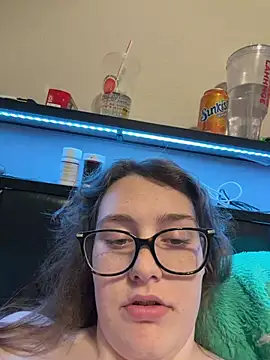 julia4thewin online show from April 4, 1:59 am