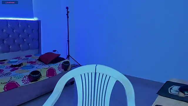 kitty violet11 online show from April 1, 9:45 pm