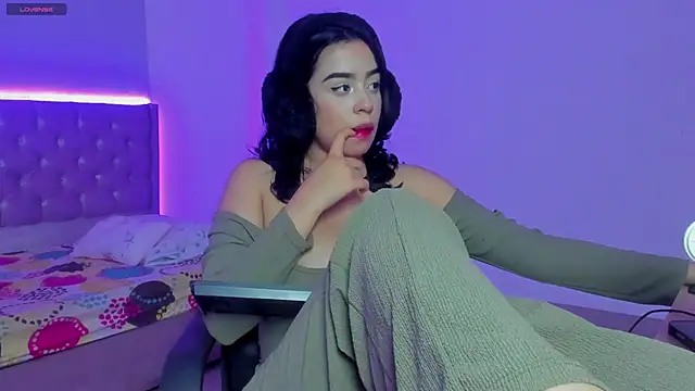 kitty violet11 online show from April 14, 1:05 am